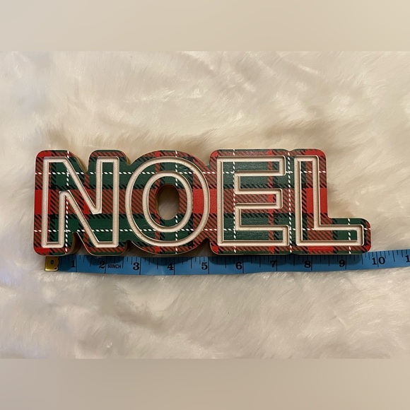 Noel Holiday Decor - Picture 4 of 6